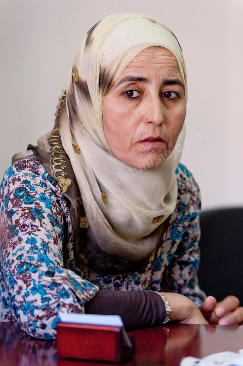 May 18, 2011: Meeting in Meknassy with Fadia Hamdi at her lawyer’s office. Fadia Hamdi is the municipal police officer who confiscated Mohamed Bouazizi’s fruits, vegetables, and scale on December 17, 2010, and who was imprisoned for four months on charges of slapping Mohamed Bouazizi; She went on a one-month hunger strike in prison before being acquitted and released on April 17, 2011.