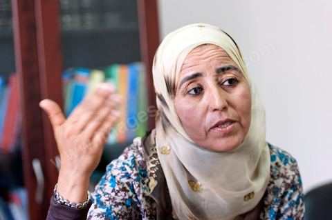 May 18, 2011: Meeting in Meknassy with Fadia Hamdi at her lawyer’s office. Fadia Hamdi is the municipal police officer who confiscated Mohamed Bouazizi’s fruits, vegetables, and scale on December 17, 2010, and who was imprisoned for four months on charges of slapping Mohamed Bouazizi; She went on a one-month hunger strike in prison before being acquitted and released on April 17, 2011.