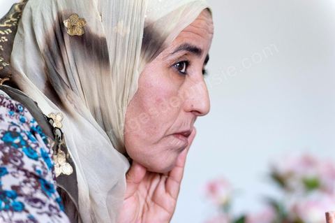 May 18, 2011: Meeting in Meknassy with Fadia Hamdi at her lawyer’s office. Fadia Hamdi is the municipal police officer who confiscated Mohamed Bouazizi’s fruits, vegetables, and scale on December 17, 2010, and who was imprisoned for four months on charges of slapping Mohamed Bouazizi; She went on a one-month hunger strike in prison before being acquitted and released on April 17, 2011.