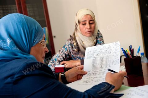 May 18, 2011: Meeting in Meknassy with Fadia Hamdi at her lawyer’s office. Fadia Hamdi is the municipal police officer who confiscated Mohamed Bouazizi’s fruits, vegetables, and scale on December 17, 2010, and who was imprisoned for four months on charges of slapping Mohamed Bouazizi; She went on a one-month hunger strike in prison before being acquitted and released on April 17, 2011.