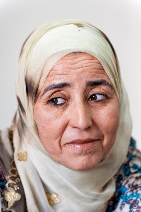 May 18, 2011: Meeting in Meknassy with Fadia Hamdi at her lawyer’s office. Fadia Hamdi is the municipal police officer who confiscated Mohamed Bouazizi’s fruits, vegetables, and scale on December 17, 2010, and who was imprisoned for four months on charges of slapping Mohamed Bouazizi; She went on a one-month hunger strike in prison before being acquitted and released on April 17, 2011.