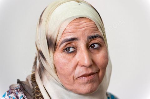 May 18, 2011: Meeting in Meknassy with Fadia Hamdi at her lawyer’s office. Fadia Hamdi is the municipal police officer who confiscated Mohamed Bouazizi’s fruits, vegetables, and scale on December 17, 2010, and who was imprisoned for four months on charges of slapping Mohamed Bouazizi; She went on a one-month hunger strike in prison before being acquitted and released on April 17, 2011.