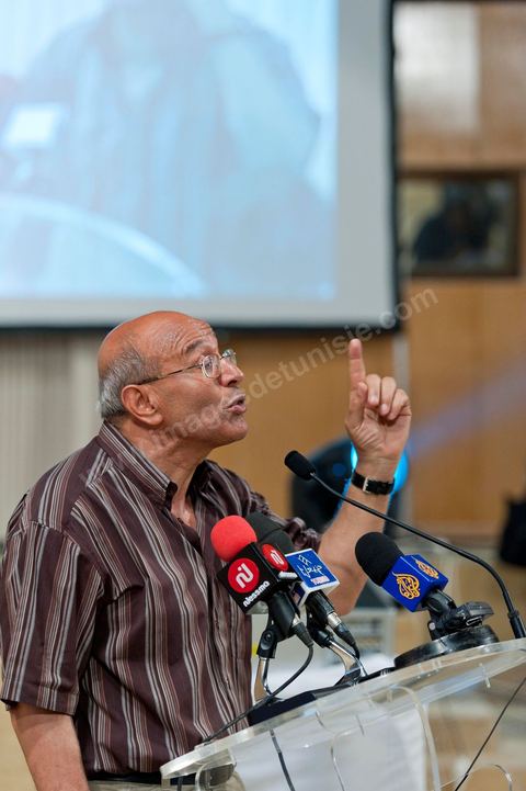 18 juin 2011 : Le Pôle Démocratique Moderniste organise sa première manifestation au Palais des Congrès à  Tunis. Cette manifestation vise d’une part à faire connaitre les principes et les objectifs du pôle et d’autre part donnera l’occasion aux partis et initiatives, membres du pôle, d’intervenir au cours de ce meeting.Cette manifestation s’inscrit dans le cadre de la participation du Pôle Démocratique Moderniste aux élections de l’Assemblée Constituante pour laquelle le pôle présentera des listes communes ayant pour objectif d’élaborer une constitution démocratique moderniste.Mouvement Ettajdid, Le Parti Socialiste de Gauche, Le Parti du Travail Patriotique et Démocratique, Le Mouvement des Patriotes Démocrates, L’Alliance Républicaine, Le Parti Avant-Garde Arabe Démocratique, Le Mouvement de la Citoyenneté et de la Justice, La Voix du Centre.