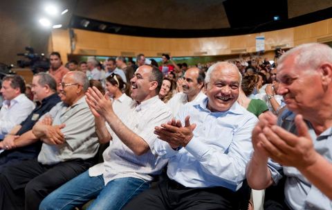 18 juin 2011 : Imed Brahim, leader du parti Ettajdid. Le Pôle Démocratique Moderniste organise sa première manifestation au Palais des Congrès à  Tunis. Cette manifestation vise d’une part à faire connaitre les principes et les objectifs du pôle et d’autre part donnera l’occasion aux partis et initiatives, membres du pôle, d’intervenir au cours de ce meeting :Cette manifestation s’inscrit dans le cadre de la participation du Pôle Démocratique Moderniste aux élections de l’Assemblée Constituante pour laquelle le pôle présentera des listes communes ayant pour objectif d’élaborer une constitution démocratique moderniste.Mouvement Ettajdid, Le Parti Socialiste de Gauche, Le Parti du Travail Patriotique et Démocratique, Le Mouvement des Patriotes Démocrates, L’Alliance Républicaine, Le Parti Avant-Garde Arabe Démocratique, Le Mouvement de la Citoyenneté et de la Justice, La Voix du Centre.