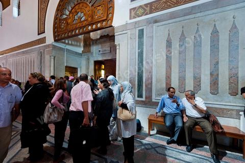 20 juin 2011 : Tribunal de première Instance de Tunis, Chambre criminelle, la justice tunisienne a entamé aujourd’hui le procès de Benali et de sa femme en son absence, cette audience est la première parmi les 93 procédures engagées contre le président déchu, dont 35 relèvent de la justice militaire.Le procès d’aujourd’hui concerne l'affaire du palais de Sidi Dherif où une importante quantité de devises et des bijoux de valeur ont été saisis. Ben Ali est également accusé de  détention d'armes et de possession de stupéfiants, saisis au palais de Carthage.  Il est passible de peines allant de 5 à 20 ans de prison. 