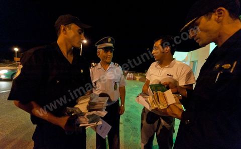 Saisie de documents de propagande de la rébellion libyenne et d'argent tunisien à l'entrée de l'île de Djerba