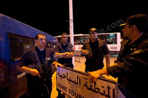 Patrouille de nuit sur la zone touristique de Djerba