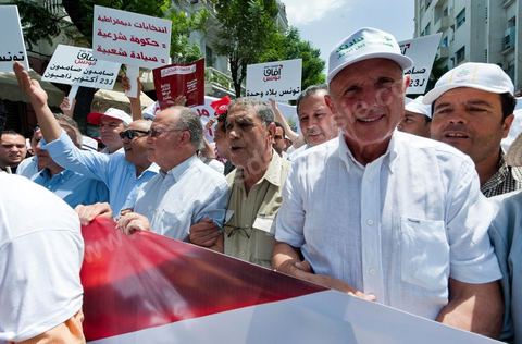 21 juillet 2011 : Chebbi, Boujjafar et Brahim en tête de la marche citoyenne organisée par les partis démocrates tunisiens à Tunis. face aux tentatives de semer le chaos dans le pays et de renverser les institutions nées d'un consensus national, les partis signataires ont appelés les citoyens à une marche nationale ce jeudi. Cette marche est organisée par les partis libéraux suivants : PDP, Ettajdid, Afek Tounes, Al Wifek Jomhouri, PSG, la Voie du Centre, Mouvement de la citoyenneté et de la justice. la manif se déroule avec en tête les principaux leaders des partis politiques pour la première fois en semble dans une manifestation.