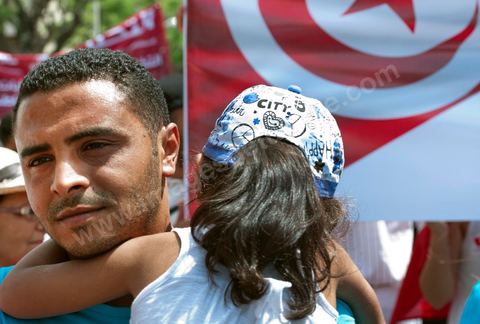 21 juillet 2011 : marche citoyenne organisée par les partis démocrates tunisiens à Tunis. face aux tentatives de semer le chaos dans le pays et de renverser les institutions nées d'un consensus national, les partis signataires ont appelés les citoyens à une marche nationale ce jeudi. Cette marche est organisée par les partis libéraux suivants : PDP, Ettajdid, Afek Tounes, Al Wifek Jomhouri, PSG, la Voie du Centre, Mouvement de la citoyenneté et de la justice. la manif se déroule avec en tête les principaux leaders des partis politiques pour la première fois en semble dans une manifestation.