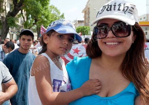 21 juillet 2011 : marche citoyenne organisée par les partis démocrates tunisiens à Tunis. face aux tentatives de semer le chaos dans le pays et de renverser les institutions nées d'un consensus national, les partis signataires ont appelés les citoyens à une marche nationale ce jeudi. Cette marche est organisée par les partis libéraux suivants : PDP, Ettajdid, Afek Tounes, Al Wifek Jomhouri, PSG, la Voie du Centre, Mouvement de la citoyenneté et de la justice. la manif se déroule avec en tête les principaux leaders des partis politiques pour la première fois en semble dans une manifestation.