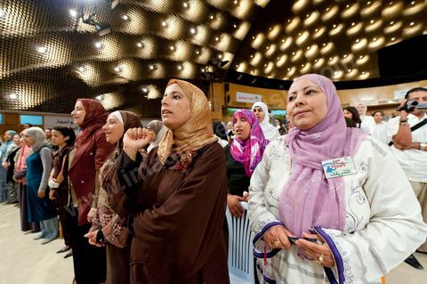 13 août 2011 : Commération par le parti Ennahda de la Fête de la Femme et du Code du Statut personnel tunisien au Palais des Congrés de Tunis, avec discours de Farida Laabidi, militante, de Rached Ghannouchi, fondateur et chef du parti Ennahda, ainsi que Psycho-M, rappeur fortement engagé dans ses propos islamistes. Rached Ghannouchi annonce la volonté de ne pas inscrire la polygamie dasn la prochaine élection, la Tunisie n'ayant pas les moyens pour cela ...