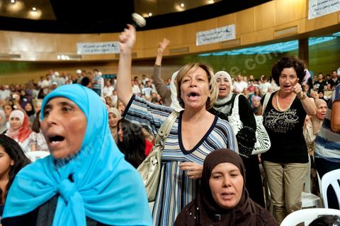 13 août 2011 : Commération par le parti Ennahda de la Fête de la Femme et du Code du Statut personnel tunisien au Palais des Congrés de Tunis, avec discours de Farida Laabidi, militante, de Rached Ghannouchi, fondateur et chef du parti Ennahda, ainsi que Psycho-M, rappeur fortement engagé dans ses propos islamistes. Rached Ghannouchi annonce la volonté de ne pas inscrire la polygamie dasn la prochaine élection, la Tunisie n'ayant pas les moyens pour cela ...