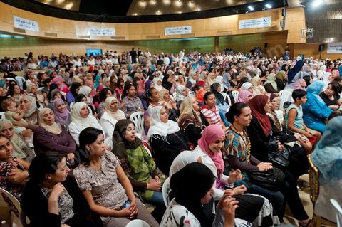 13 août 2011 : Commération par le parti Ennahda de la Fête de la Femme et du Code du Statut personnel tunisien au Palais des Congrés de Tunis, avec discours de Farida Laabidi, militante, de Rached Ghannouchi, fondateur et chef du parti Ennahda, ainsi que Psycho-M, rappeur fortement engagé dans ses propos islamistes. Rached Ghannouchi annonce la volonté de ne pas inscrire la polygamie dasn la prochaine élection, la Tunisie n'ayant pas les moyens pour cela ...