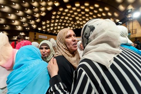 13 août 2011 : Commération par le parti Ennahda de la Fête de la Femme et du Code du Statut personnel tunisien au Palais des Congrés de Tunis, avec discours de Farida Laabidi, militante, de Rached Ghannouchi, fondateur et chef du parti Ennahda, ainsi que Psycho-M, rappeur fortement engagé dans ses propos islamistes. Rached Ghannouchi annonce la volonté de ne pas inscrire la polygamie dasn la prochaine élection, la Tunisie n'ayant pas les moyens pour cela ...