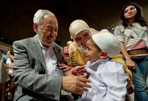 13 août 2011 : Rached Ghannouchi à la Commération par le parti Ennahda de la Fête de la Femme et du Code du Statut personnel tunisien au Palais des Congrés de Tunis, avec discours de Farida Laabidi, militante, de Rached Ghannouchi, fondateur et chef du parti Ennahda, ainsi que Psycho-M, rappeur fortement engagé dans ses propos islamistes. Rached Ghannouchi annonce la volonté de ne pas inscrire la polygamie dasn la prochaine élection, la Tunisie n'ayant pas les moyens pour cela ...