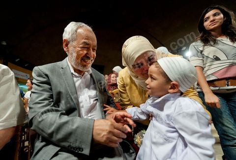 13 août 2011 : Rached Ghannouchi à la Commération par le parti Ennahda de la Fête de la Femme et du Code du Statut personnel tunisien au Palais des Congrés de Tunis, avec discours de Farida Laabidi, militante, de Rached Ghannouchi, fondateur et chef du parti Ennahda, ainsi que Psycho-M, rappeur fortement engagé dans ses propos islamistes. Rached Ghannouchi annonce la volonté de ne pas inscrire la polygamie dasn la prochaine élection, la Tunisie n'ayant pas les moyens pour cela ...