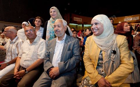 13 août 2011 : Rached Ghannouchi et Farida Laabidi à la Commération par le parti Ennahda de la Fête de la Femme et du Code du Statut personnel tunisien au Palais des Congrés de Tunis, avec discours de Farida Laabidi, militante, de Rached Ghannouchi, fondateur et chef du parti Ennahda, ainsi que Psycho-M, rappeur fortement engagé dans ses propos islamistes. Rached Ghannouchi annonce la volonté de ne pas inscrire la polygamie dasn la prochaine élection, la Tunisie n'ayant pas les moyens pour cela ...