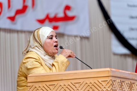13 août 2011 : discours de Farida Labidi, memebre du bureau exécutif d'Ennahda, à la  Commération par le parti Ennahda de la Fête de la Femme et du Code du Statut personnel tunisien au Palais des Congrés de Tunis, avec discours de Farida Laabidi, militante, de Rached Ghannouchi, fondateur et chef du parti Ennahda, ainsi que Psycho-M, rappeur fortement engagé dans ses propos islamistes. Rached Ghannouchi annonce la volonté de ne pas inscrire la polygamie dasn la prochaine élection, la Tunisie n'ayant pas les moyens pour cela ...