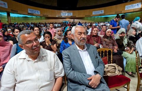 13 août 2011 : Rached Ghannouchi à la Commération par le parti Ennahda de la Fête de la Femme et du Code du Statut personnel tunisien au Palais des Congrés de Tunis, avec discours de Farida Laabidi, militante, de Rached Ghannouchi, fondateur et chef du parti Ennahda, ainsi que Psycho-M, rappeur fortement engagé dans ses propos islamistes. Rached Ghannouchi annonce la volonté de ne pas inscrire la polygamie dasn la prochaine élection, la Tunisie n'ayant pas les moyens pour cela ...