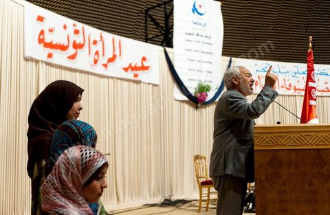 13 août 2011 : Rached Ghannouchi à la Commération par le parti Ennahda de la Fête de la Femme et du Code du Statut personnel tunisien au Palais des Congrés de Tunis, avec discours de Farida Laabidi, militante, de Rached Ghannouchi, fondateur et chef du parti Ennahda, ainsi que Psycho-M, rappeur fortement engagé dans ses propos islamistes. Rached Ghannouchi annonce la volonté de ne pas inscrire la polygamie dasn la prochaine élection, la Tunisie n'ayant pas les moyens pour cela ...