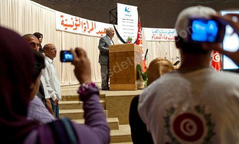 13 août 2011 : Rached Ghannouchi à la Commération par le parti Ennahda de la Fête de la Femme et du Code du Statut personnel tunisien au Palais des Congrés de Tunis, avec discours de Farida Laabidi, militante, de Rached Ghannouchi, fondateur et chef du parti Ennahda, ainsi que Psycho-M, rappeur fortement engagé dans ses propos islamistes. Rached Ghannouchi annonce la volonté de ne pas inscrire la polygamie dasn la prochaine élection, la Tunisie n'ayant pas les moyens pour cela ...