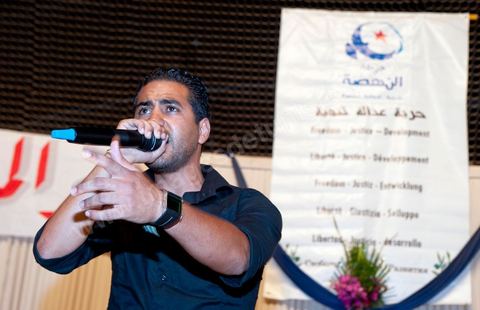 13 août 2011 : Le Rappeur très controversé et aux propos islamistes Pscho-M à la Commération par le parti Ennahda de la Fête de la Femme et du Code du Statut personnel tunisien au Palais des Congrés de Tunis, avec discours de Farida Laabidi, militante, de Rached Ghannouchi, fondateur et chef du parti Ennahda, ainsi que Psycho-M, rappeur fortement engagé dans ses propos islamistes. Rached Ghannouchi annonce la volonté de ne pas inscrire la polygamie dasn la prochaine élection, la Tunisie n'ayant pas les moyens pour cela ...