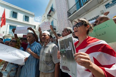 August 15, 2011: A demonstration took place in front of the UGGT headquarters, as union members refused to join the official UGTT demonstration held at the Labor Exchange under the leadership of the controversial Secretary-General JRAD; the union members organized a parallel demonstration at the historic UGGT headquarters before heading to Habib Bourguiba Avenue, where clashes with the police ensued.