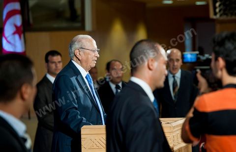 August 18: Address by the Tunisian interim Prime Minister, Mr. Béji Caïd Essebsi, at the Tunis Convention Center. Tunisian Prime Minister Béji Caïd Essebsi assured the nation on Thursday that his government was doing “the impossible” to successfully complete the transition and lead the country to elections, in a speech to the nation delivered at the Tunis Convention Center.“We have done the impossible,” Mr. Caïd Essebsi declared in a 40-minute speech—delivered in the form of a plea—before some 250 political figures and representatives of civil society.“The government is fulfilling its responsibilities despite the difficulties,” added the Prime Minister, referring to a “very difficult” economic and social situation and affirming that he hears “the people’s demands.”“Our fundamental goal is to hold the Constituent Assembly election on October 23 and to organize a free and transparent vote. If we do not succeed, our government will have failed, and the revolution will have failed,” declared the prime minister, who faces growing opposition.Mr. Caïd Essebsi’s transitional government has been leading the country since late February, following the fall of President Zine el Abidine Ben Ali’s regime, which was ousted from power on January 14 by a popular uprising.