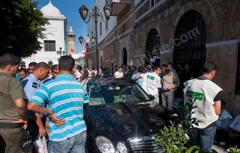 September 6, 2011: At Kasbah Square, police officers protested and occupied Government Square for a demonstration and sit-in. The police officers even entered the Prime Minister’s Office, demanding that the interim Prime Minister, Mr. Béji Caïd Essebsi, apologize for remarks he made that morning during his press conference, in which he called for the dissolution of law enforcement unions. In an address to the Tunisian people, the prime minister announced, to that end, a series of security measures, particularly the strict enforcement of the state of emergency in effect since the January 14 revolution.The government, he said, “will no longer tolerate practices that risk paralyzing the daily lives of Tunisians, such as blocking roads, attacking police stations and government facilities in the regions, and assaulting the national security forces and the army.”In this context, the Prime Minister announced the suspension of all union activities by the security forces and the dissolution of their union. He expressed surprise at the content of the statement released by the Union of Internal Security Forces, which, he noted, contained “insinuations of rebellion.”