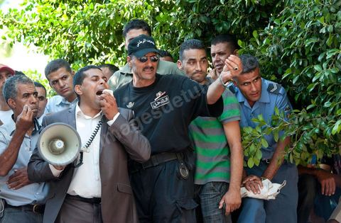 September 6, 2011: At Kasbah Square, police officers protested and occupied Government Square for a demonstration and sit-in. The police officers even entered the Prime Minister’s Office, demanding that the interim Prime Minister, Mr. Béji Caïd Essebsi, apologize for remarks he made that morning during his press conference, in which he called for the dissolution of law enforcement unions. In an address to the Tunisian people, the prime minister announced, to that end, a series of security measures, particularly the strict enforcement of the state of emergency in effect since the January 14 revolution.The government, he said, “will no longer tolerate practices that risk paralyzing the daily lives of Tunisians, such as blocking roads, attacking police stations and government facilities in the regions, and assaulting the national security forces and the army.”In this context, the Prime Minister announced the suspension of all union activities by the security forces and the dissolution of their union. He expressed surprise at the content of the statement released by the Union of Internal Security Forces, which, he noted, contained “insinuations of rebellion.”