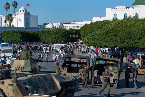 September 6, 2011: At Kasbah Square, police officers protested and occupied Government Square for a demonstration and sit-in. The police officers even entered the Prime Minister’s Office, demanding that the interim Prime Minister, Mr. Béji Caïd Essebsi, apologize for remarks he made that morning during his press conference, in which he called for the dissolution of law enforcement unions. In an address to the Tunisian people, the prime minister announced, to that end, a series of security measures, particularly the strict enforcement of the state of emergency in effect since the January 14 revolution.The government, he said, “will no longer tolerate practices that risk paralyzing the daily lives of Tunisians, such as blocking roads, attacking police stations and government facilities in the regions, and assaulting the national security forces and the army.”In this context, the Prime Minister announced the suspension of all union activities by the security forces and the dissolution of their union. He expressed surprise at the content of the statement released by the Union of Internal Security Forces, which, he noted, contained “insinuations of rebellion.”