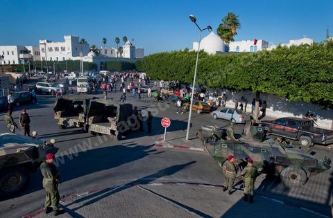 September 6, 2011: At Kasbah Square, police officers protested and occupied Government Square for a demonstration and sit-in. The police officers even entered the Prime Minister’s Office, demanding that the interim Prime Minister, Mr. Béji Caïd Essebsi, apologize for remarks he made that morning during his press conference, in which he called for the dissolution of law enforcement unions. In an address to the Tunisian people, the prime minister announced, to that end, a series of security measures, particularly the strict enforcement of the state of emergency in effect since the January 14 revolution.The government, he said, “will no longer tolerate practices that risk paralyzing the daily lives of Tunisians, such as blocking roads, attacking police stations and government facilities in the regions, and assaulting the national security forces and the army.”In this context, the Prime Minister announced the suspension of all union activities by the security forces and the dissolution of their union. He expressed surprise at the content of the statement released by the Union of Internal Security Forces, which, he noted, contained “insinuations of rebellion.”