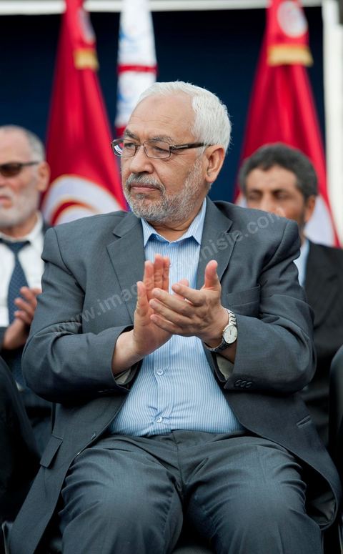1er octobre 2011 à Sidi Bouzid : Grand meeting du parti Ennahdha pour le premier jour du lancement de la campagne électoralre pour l'élection de l'assemblée constituante le 23 octobre. le parti Ennahdha à tendenace islamique a choisi pour son premier meeting de campagne la ville symbolique de la révolution Sidi Bouzid avec la présence de Rached Ghannouchi Leader du parti, des Membres du Bureau Executif du Parti et de certains candidats des listes des différentes régions du pays.