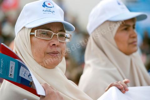 1er octobre 2011 à Sidi Bouzid : Grand meeting du parti Ennahdha pour le premier jour du lancement de la campagne électoralre pour l'élection de l'assemblée constituante le 23 octobre. le parti Ennahdha à tendenace islamique a choisi pour son premier meeting de campagne la ville symbolique de la révolution Sidi Bouzid avec la présence de Rached Ghannouchi Leader du parti, des Membres du Bureau Executif du Parti et de certains candidats des listes des différentes régions du pays.