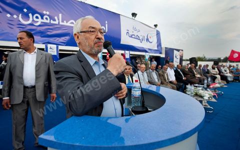 1er octobre 2011 à Sidi Bouzid : Discours de Rached Ghannouchi Président du Parti au Grand meeting du parti Ennahdha pour le premier jour du lancement de la campagne électoralre pour l'élection de l'assemblée constituante le 23 octobre. le parti Ennahdha à tendenace islamique a choisi pour son premier meeting de campagne la ville symbolique de la révolution Sidi Bouzid avec la présence de Rached Ghannouchi Leader du parti, des Membres du Bureau Executif du Parti et de certains candidats des listes des différentes régions du pays.