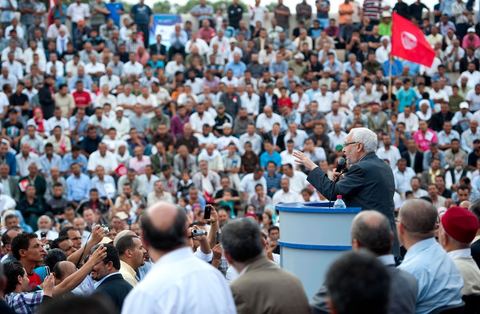 1er octobre 2011 à Sidi Bouzid : Discours de Rached Ghannouchi Président du Parti au Grand meeting du parti Ennahdha pour le premier jour du lancement de la campagne électoralre pour l'élection de l'assemblée constituante le 23 octobre. le parti Ennahdha à tendenace islamique a choisi pour son premier meeting de campagne la ville symbolique de la révolution Sidi Bouzid avec la présence de Rached Ghannouchi Leader du parti, des Membres du Bureau Executif du Parti et de certains candidats des listes des différentes régions du pays.