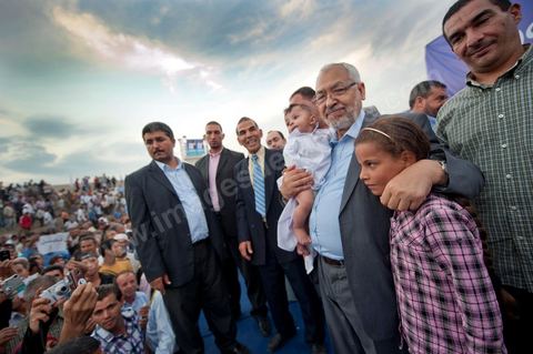 1er octobre 2011 à Sidi Bouzid : Discours de Rached Ghannouchi Président du Parti au Grand meeting du parti Ennahdha pour le premier jour du lancement de la campagne électoralre pour l'élection de l'assemblée constituante le 23 octobre. le parti Ennahdha à tendenace islamique a choisi pour son premier meeting de campagne la ville symbolique de la révolution Sidi Bouzid avec la présence de Rached Ghannouchi Leader du parti, des Membres du Bureau Executif du Parti et de certains candidats des listes des différentes régions du pays.