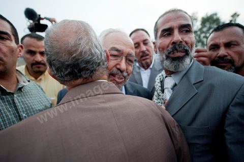 1er octobre 2011 à Sidi Bouzid : Grand meeting du parti Ennahdha pour le premier jour du lancement de la campagne électoralre pour l'élection de l'assemblée constituante le 23 octobre. le parti Ennahdha à tendenace islamique a choisi pour son premier meeting de campagne la ville symbolique de la révolution Sidi Bouzid avec la présence de Rached Ghannouchi Leader du parti, des Membres du Bureau Executif du Parti et de certains candidats des listes des différentes régions du pays.