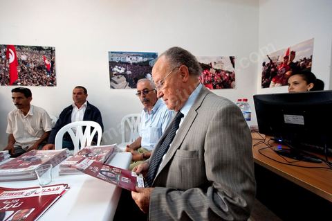 Mustapha Ben Jaafar on a working visit to the Ettakatol office in Bou Argoub during the first week of the campaign for the Constituent Assembly.