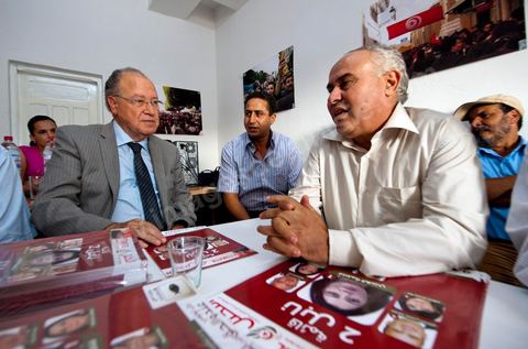 Mustapha Ben Jaafar on a working visit to the Ettakatol office in Bou Argoub during the first week of the campaign for the Constituent Assembly.