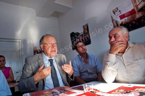 Mustapha Ben Jaafar on a working visit to the Ettakatol office in Bou Argoub during the first week of the campaign for the Constituent Assembly.