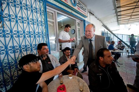 Mustapha Ben Jaafar en campagne à Bou Argoub au Cap Bon pour la liste Nabeul de Ettakatol, rencontres avec les citoyens