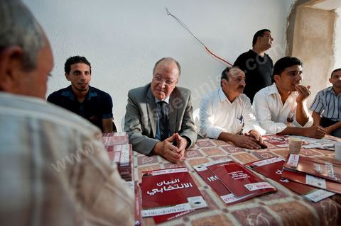 Mustapha Ben Jaafar on a working visit to the Ettakatol office in Grombalia during the first week of the campaign for the Constituent Assembly.