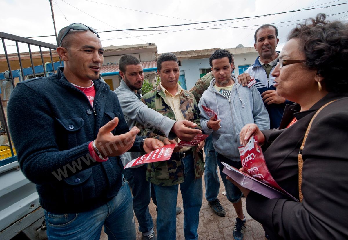 M06-550 Bochra Hamida Belhaj en Campagne 17102011