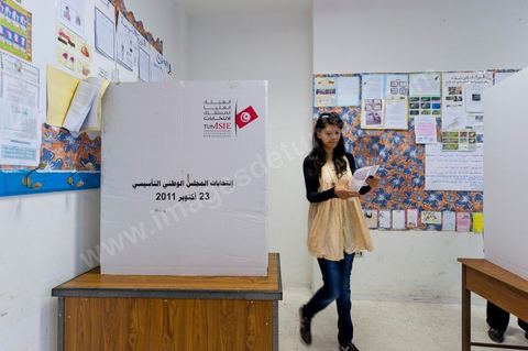 Le jour du scrutin dans un bureau de vote au centre ville du Kef