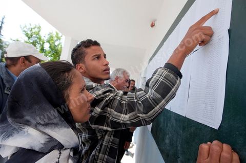 Le jour du scrutin dans un bureau de vote au centre ville du Kef