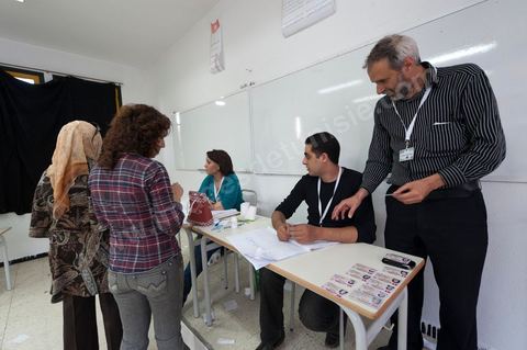 Bureau de vote au à El Menzah V quartier bourgeois de Tunis