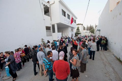 Bureau de vote à Ariana quartier populaire de Tunis