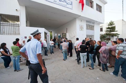 Bureau de vote à Ariana quartier populaire de Tunis