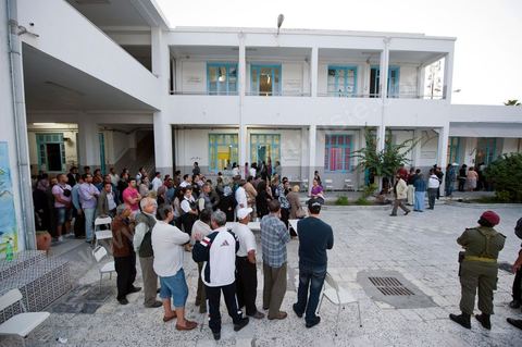 Bureau de vote à Ariana quartier populaire de Tunis
